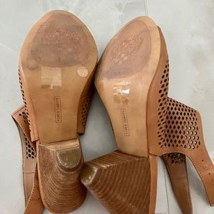 Ladies sandals